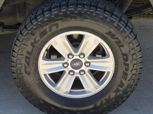 Used 2017 Ford F150 XL w/ Equipment Group 101A Mid AWD/4WD image 24