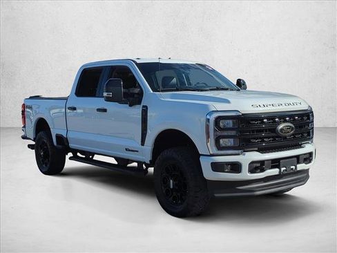 Used 2024 Ford F250 Lariat w/ Black Appearance Package image 3