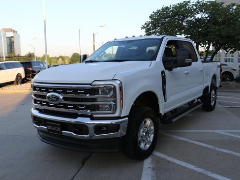 New 2026 Ford F250 XLT w/ XLT Premium Package AWD/4WD image 3
