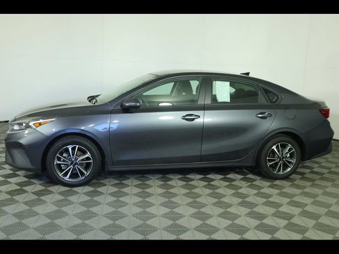 Used 2024 Kia Forte LXS FWD image 10