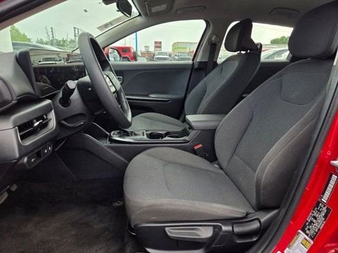 Used 2025 Kia K4 LXS image 23