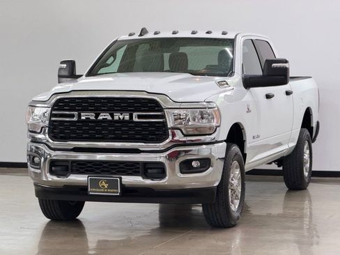 Used 2024 RAM 2500 Big Horn AWD/4WD image 3