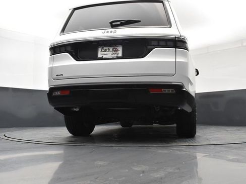 New 2026 Jeep Grand Wagoneer 4WD w/ 8-Passenger Seating Package image 23
