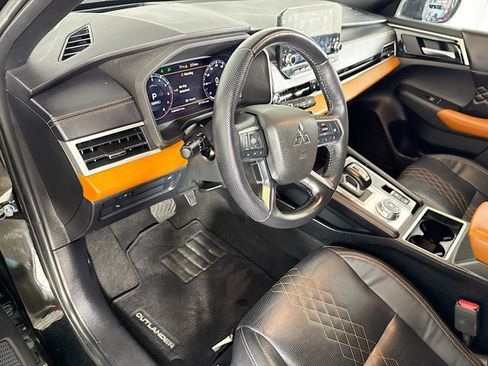 Used 2023 Mitsubishi Outlander SEL AWD/4WD image 9