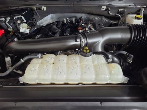 Used 2025 Ford Expedition Active image 27