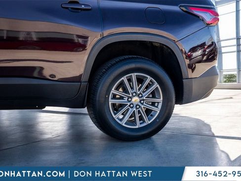 Used 2023 Chevrolet Traverse LT image 39