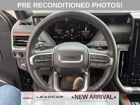 Used 2025 GMC Yukon Denali w/ Sun & Power Step Package AWD/4WD image 27