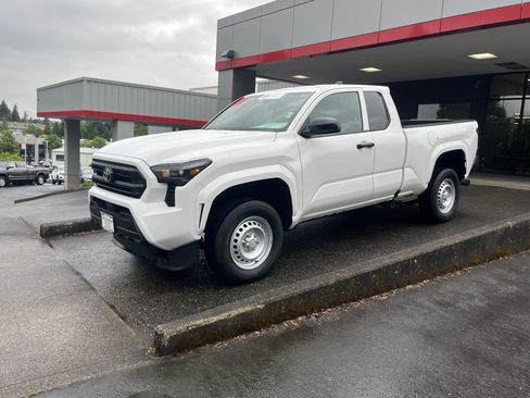 Certified 2025 Toyota Tacoma SR RWD image 4