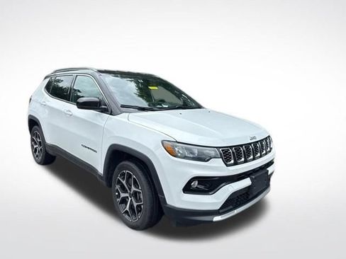 Used 2025 Jeep Compass Limited AWD/4WD image 7