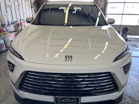 Used 2025 Buick Enclave Preferred image 9