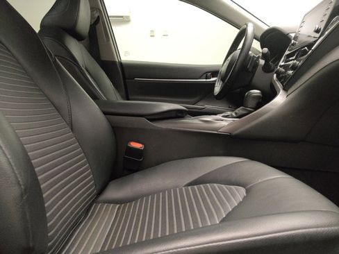 Used 2022 Toyota Camry SE w/ Convenience Package FWD image 21