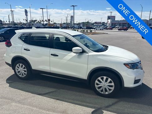 Used 2018 Nissan Rogue S AWD/4WD image 2