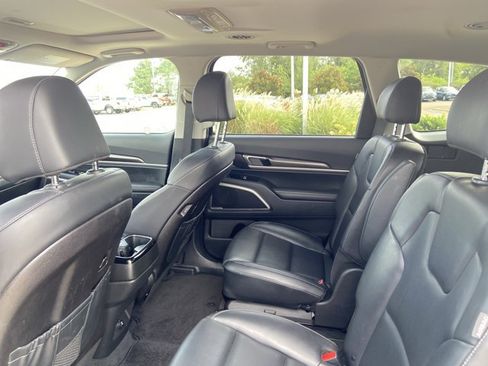 Used 2025 Kia Telluride S FWD image 18