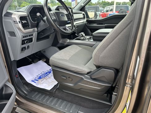 Used 2023 Ford F150 Lightning XLT AWD/4WD image 13