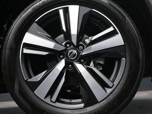 Used 2021 Nissan Rogue Platinum AWD/4WD image 9