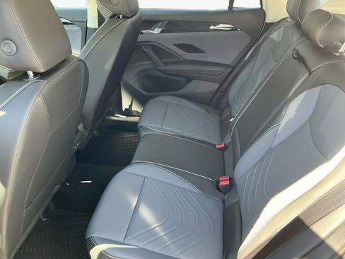 New 2026 Volkswagen Tiguan SE image 12