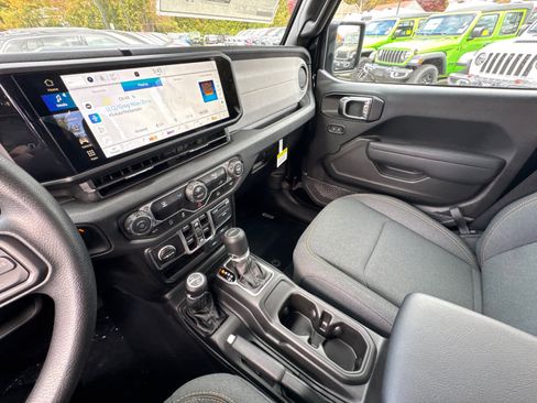 New 2025 Jeep Gladiator Sport image 24