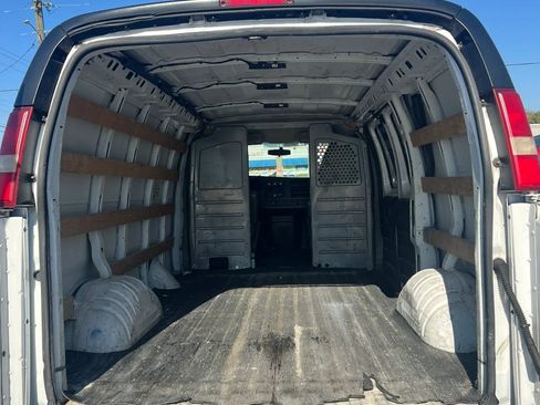 Used 2015 GMC Savana 2500 RWD image 15