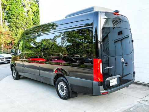 Used 2025 Mercedes-Benz Sprinter 2500 image 23