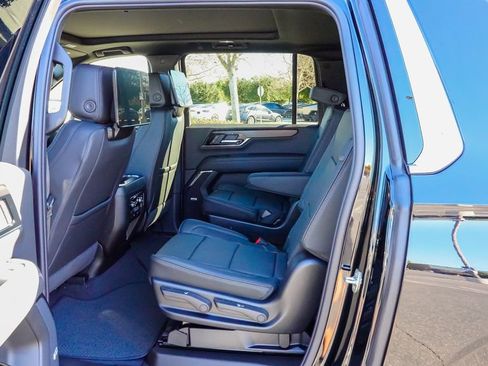 New 2026 GMC Yukon XL Denali w/ Denali Reserve Package image 10