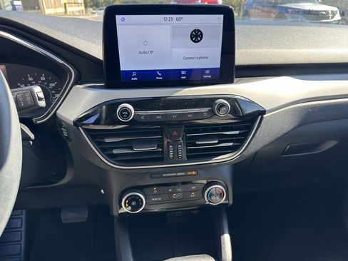 Used 2022 Ford Escape SE image 23