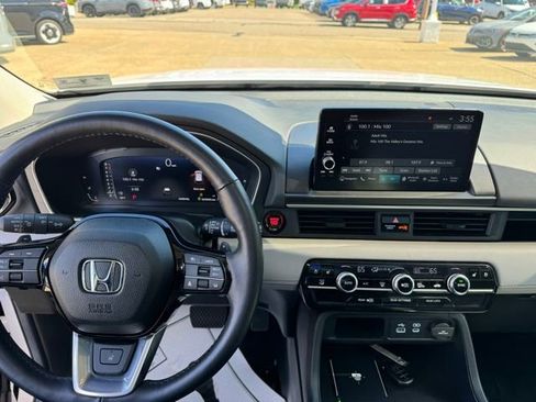 Used 2025 Honda Pilot Elite image 15