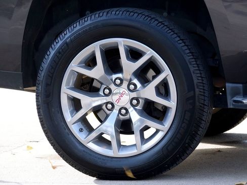 Used 2018 GMC Yukon SLT w/ Open Road Package image 30