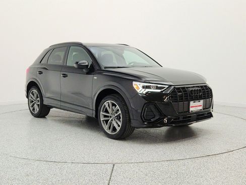 Used 2023 Audi Q3 2.0T Premium w/ Black Optic Sport Package AWD/4WD image 3
