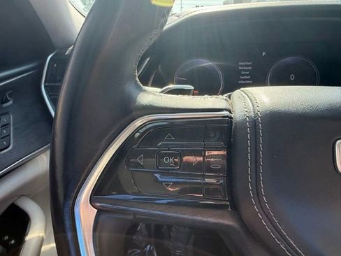 Used 2021 Jeep Grand Cherokee L Overland w/ Luxury Tech Group IV AWD/4WD image 19