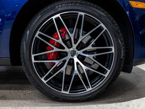 Certified 2023 Porsche Macan S AWD/4WD image 21