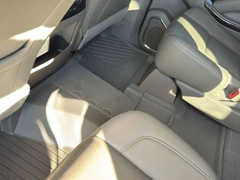 Used 2018 GMC Yukon SLT w/ Premium Edition image 44