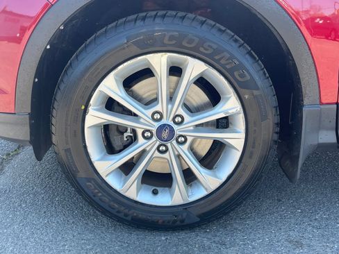 Used 2017 Ford Escape SE w/ SE Cold Weather Package AWD/4WD image 11