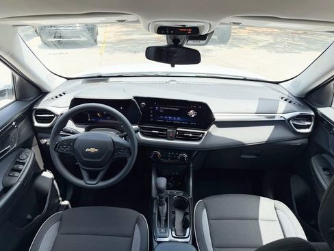 Used 2026 Chevrolet TrailBlazer LT w/ Driver Confidence Package FWD image 16