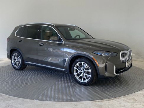 New 2026 BMW X5 xDrive50e w/ Premium Package image 6