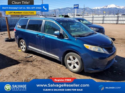 Used 2012 Toyota Sienna LE image 5