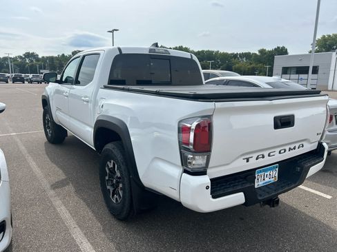 Used 2023 Toyota Tacoma TRD Off-Road w/ TRD Premium Off Road Package AWD/4WD image 4