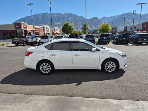 Used 2018 Nissan Sentra SV FWD image 2