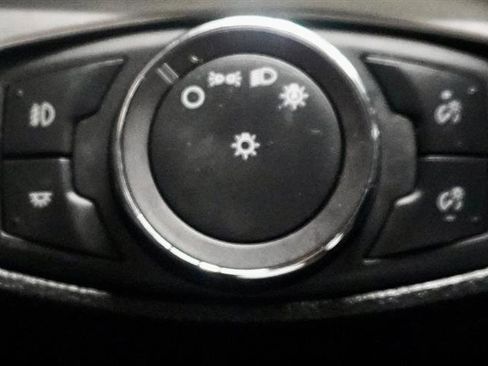 Used 2019 Ford Explorer XLT w/ Equipment Group 202A AWD/4WD image 17