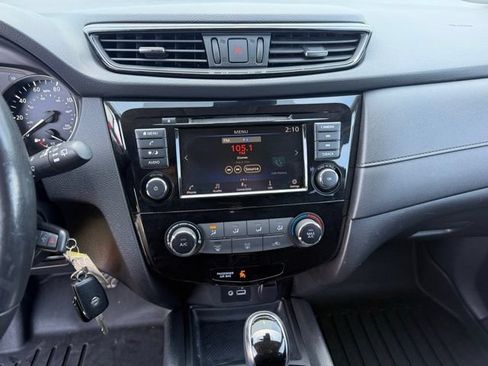 Used 2019 Nissan Rogue S w/ Special Edition Package AWD/4WD image 22