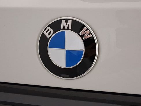 Used 2024 BMW X7 xDrive40i w/ M Sport Package AWD/4WD image 34