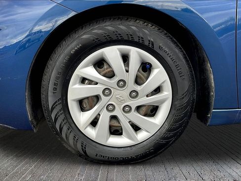 Used 2019 Hyundai Elantra SE FWD image 33
