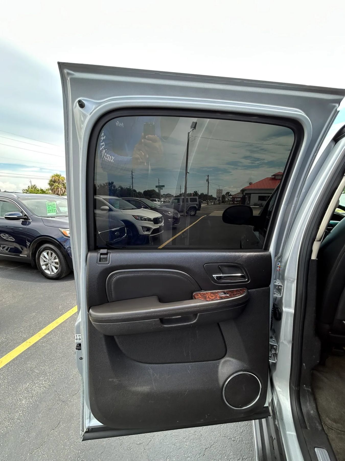 Used 2012 GMC Yukon XL Denali RWD image 24