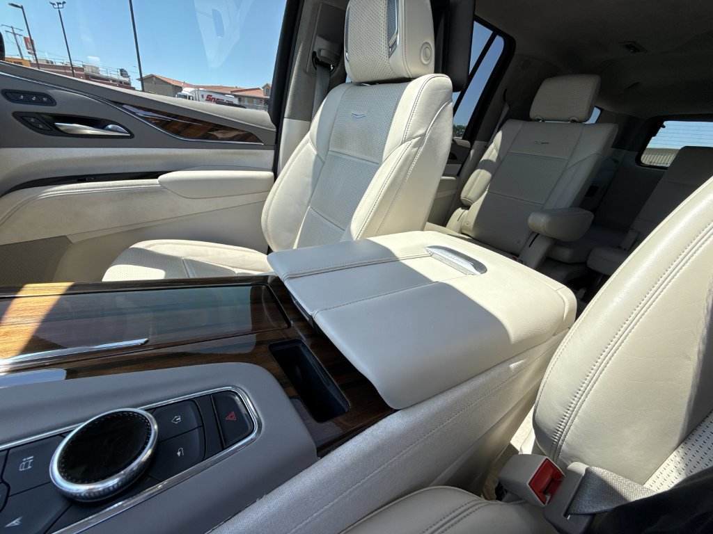 Used 2024 Cadillac Escalade ESV Sport Platinum AWD/4WD image 29