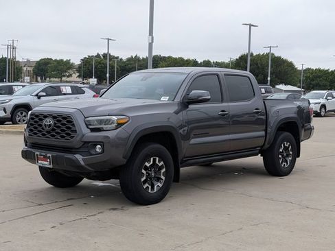 Used 2021 Toyota Tacoma TRD Off-Road AWD/4WD image 10