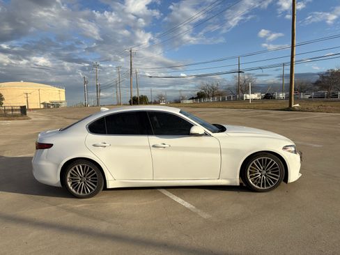 Used 2018 Alfa Romeo Giulia Ti w/ Quick Order Package 22Z Lusso image 5