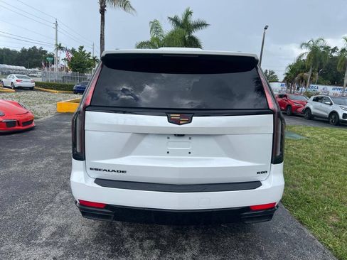 Used 2022 Cadillac Escalade ESV Sport w/ Touring Package AWD/4WD image 6