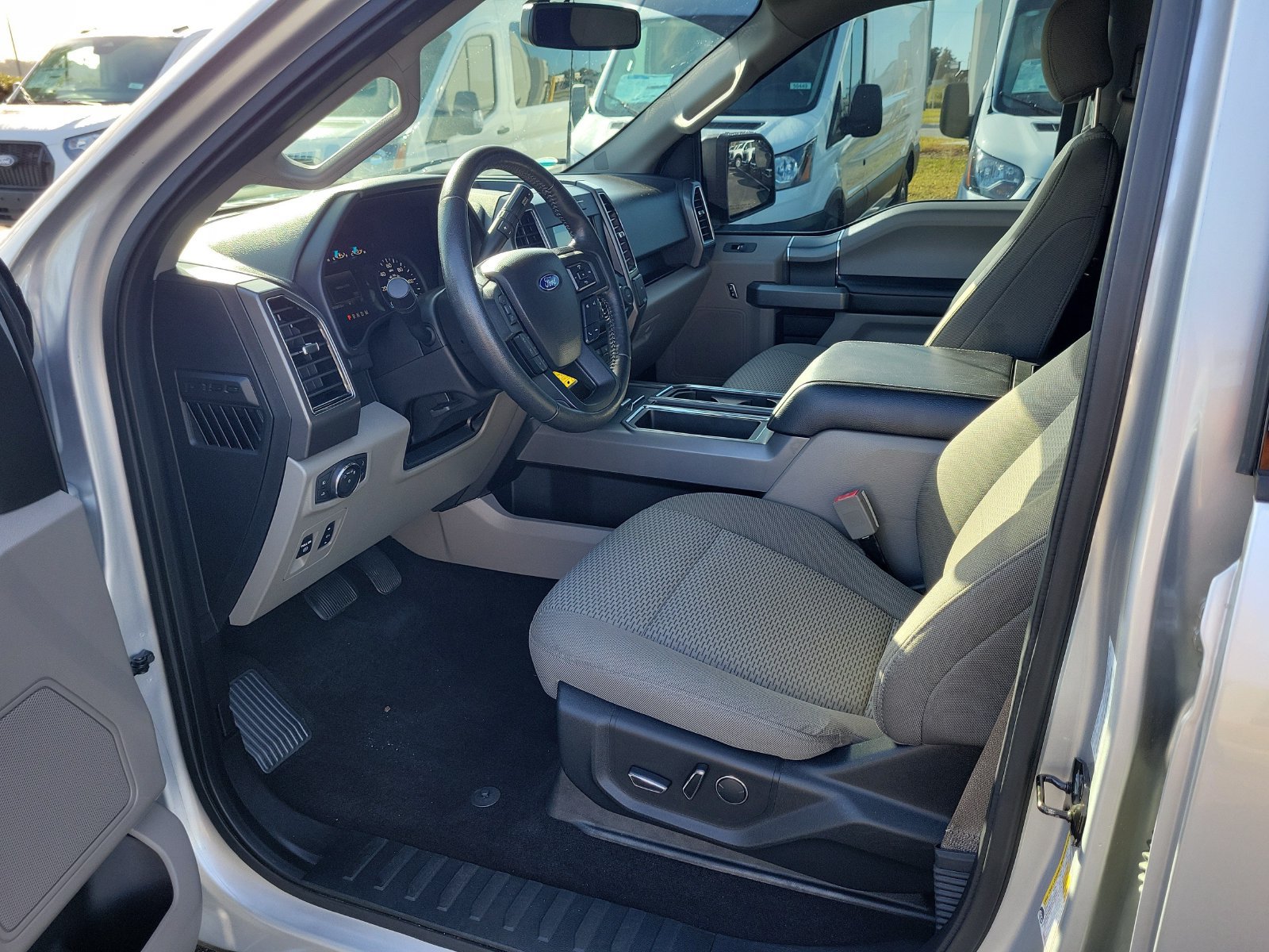 Used 2018 Ford F150 XLT w/ Equipment Group 302A Luxury RWD image 14