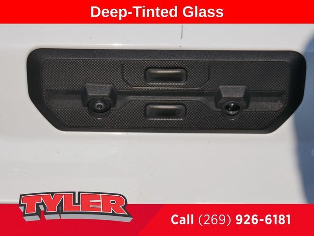 Used 2025 GMC Sierra 1500 SLT AWD/4WD image 17