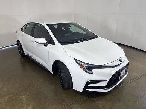 Used 2025 Toyota Corolla SE FWD image 8
