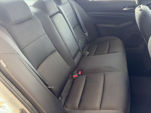Used 2022 Nissan Altima 2.5 S FWD image 11